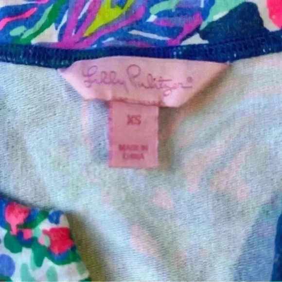 Lilly Pulitzer Justina UPF 50 Tunic Womens Size XS V-Neck Top - Picture 4 of 5